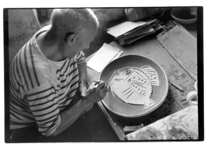 fish-pablo-picasso-painting-fish-plate